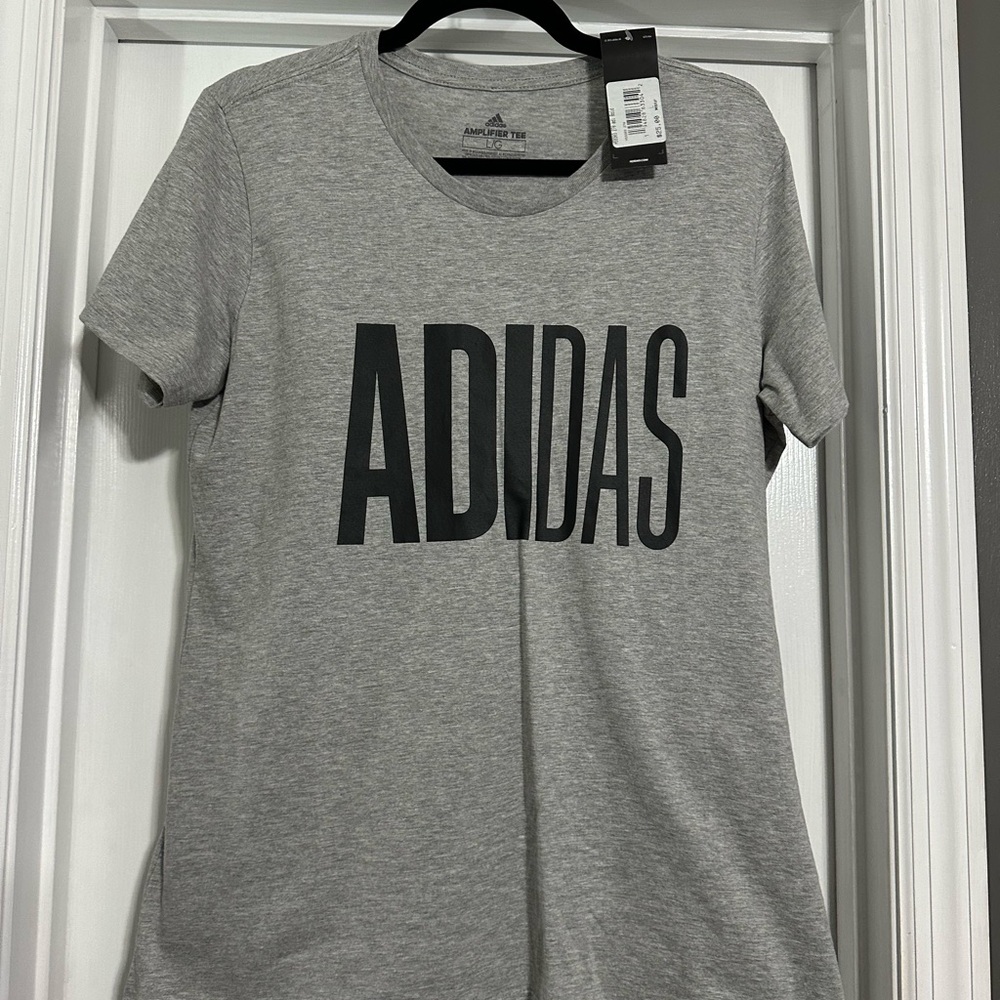 Adidas Amplifier Tee in Gray
